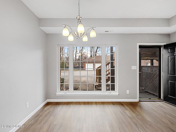 5th image of 222 Hampton Place Ct