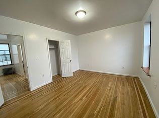 20-67 38th St #5, Astoria, NY 11105
