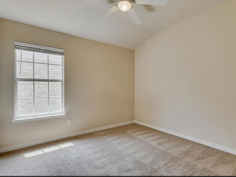 206 Serenade Ln — Photo 14