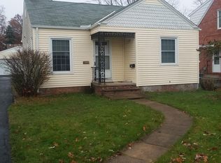 1599 Edgefield Rd, Lyndhurst, OH 44124