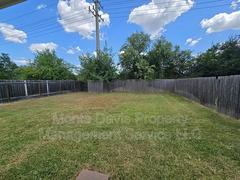 14309 Ballycastle Trl — Photo 37