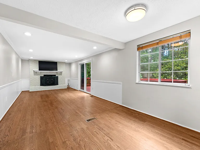 1161 Kettle Pond Ln — Photo 12