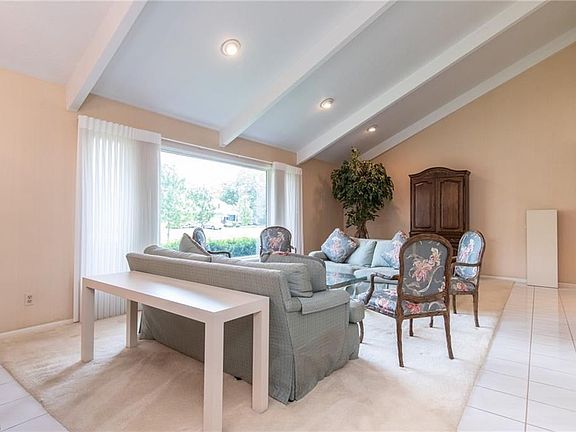 4th image of 25339 Cardington Dr