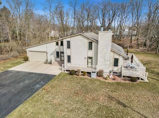 2733 52nd St SW, Wyoming, MI 49519