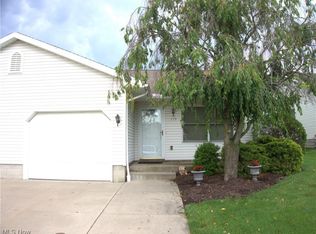 355 Spruce St, Barberton, OH 44203