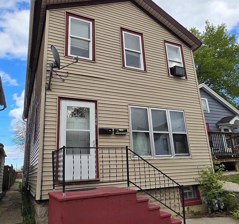 1st image of 1544 S 2nd STREET