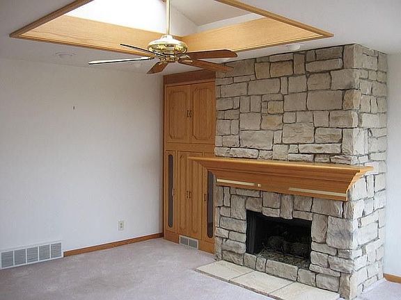 5th image of 3957 S Lake Dr