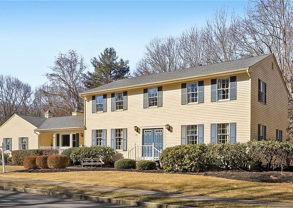 1st image of 131 Larchwood Dr