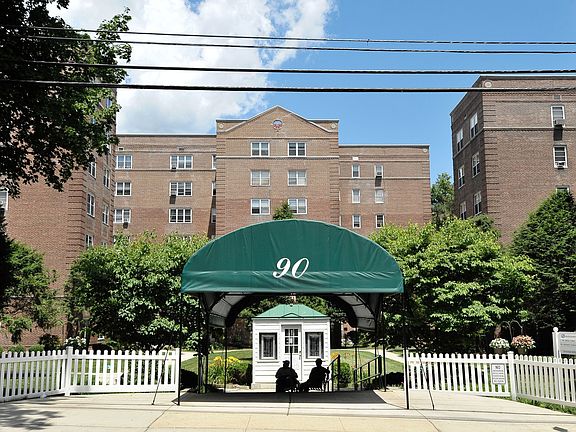 2nd image of 90 Bryant Ave #6A-B