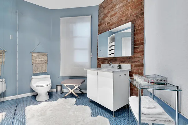 Sold by Bond New York | media 14