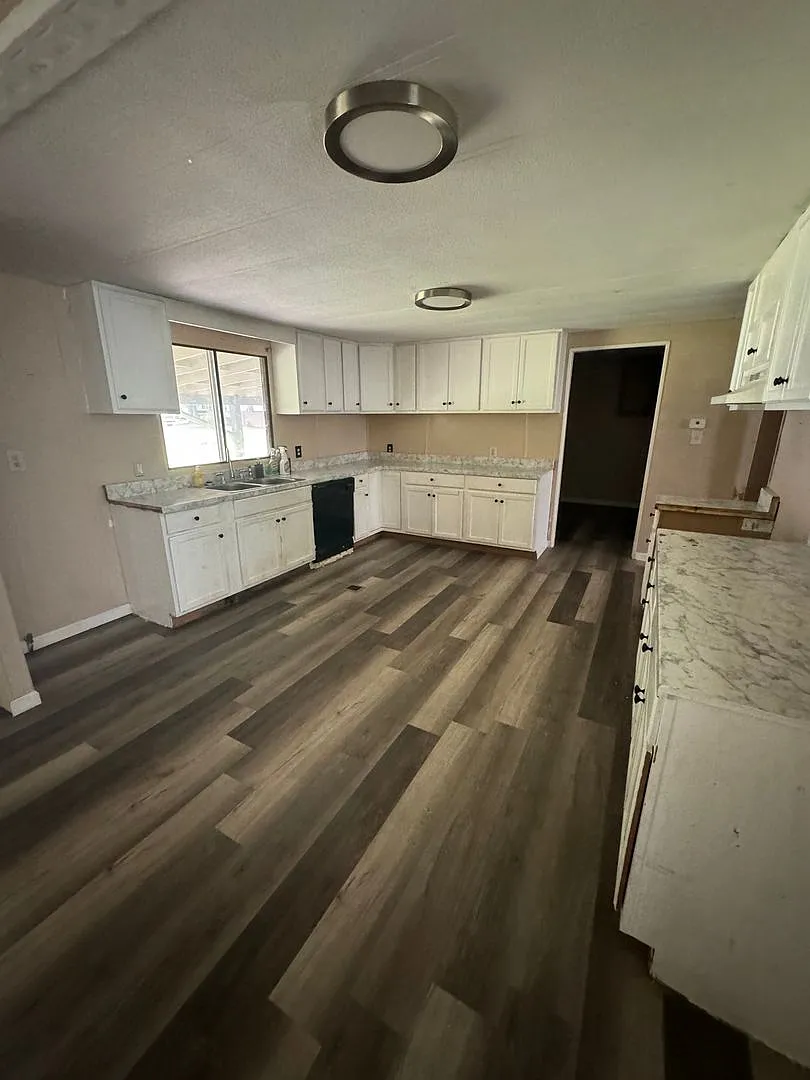 Check Out this 3 bed 2 bath — Photo 4