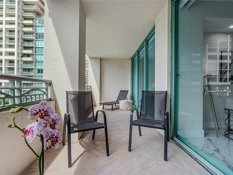 3400 SW 27th Ave #605 — Photo 19