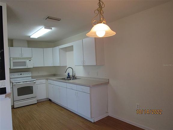 2nd image of 323 San Carlos Dr