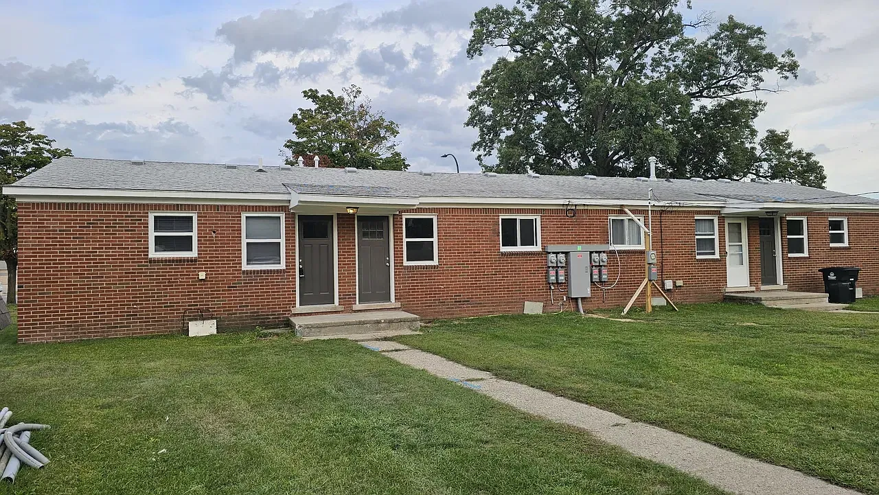 5903 North Wayne - 1 — Photo 2