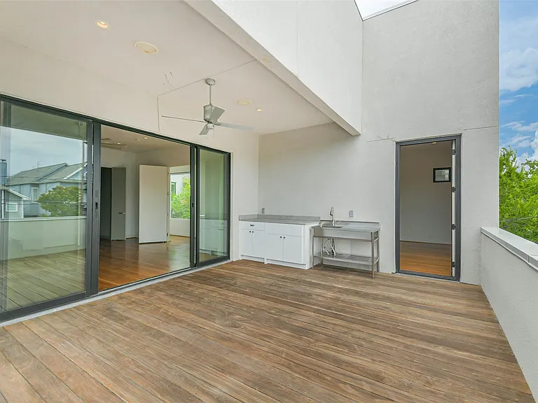 815 Alexander St — Photo 42