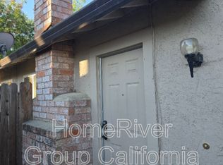 4 Del Vista Cir, Sacramento, CA 95823