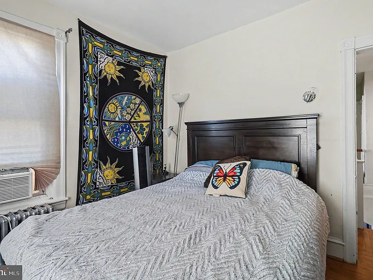 154 W Salaignac St — Photo 17