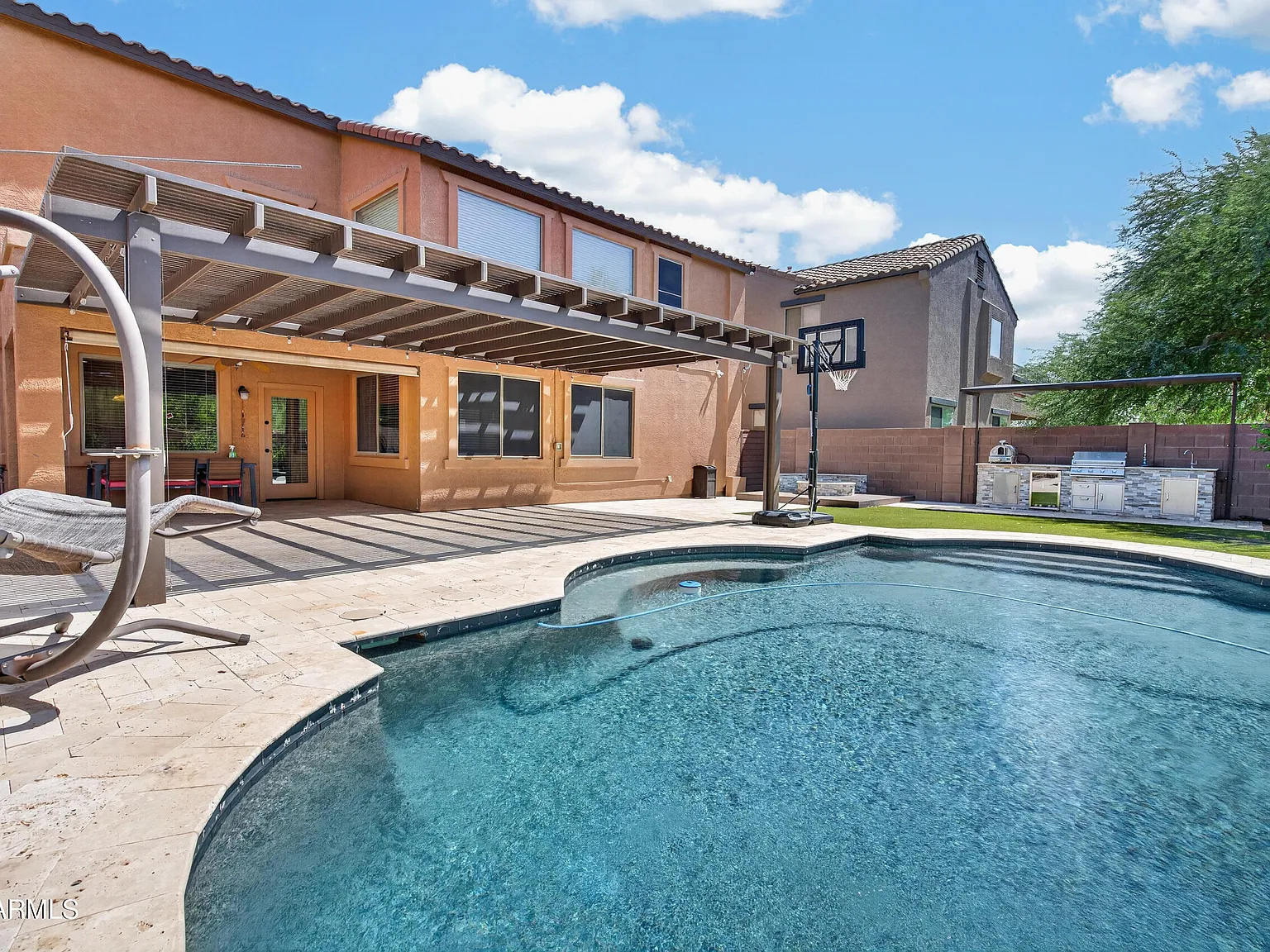 5 bed, 3.0 bath, 3039 sqft, $6,000 — Photo 2