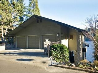 2410 Summit Ct, Lake Oswego, OR