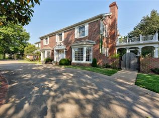 1703 Kingsbury Ln, Nichols Hills, OK 73116