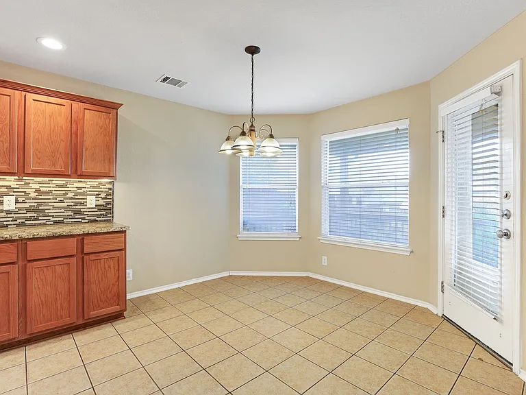 9610 Discovery Dr — Photo 10