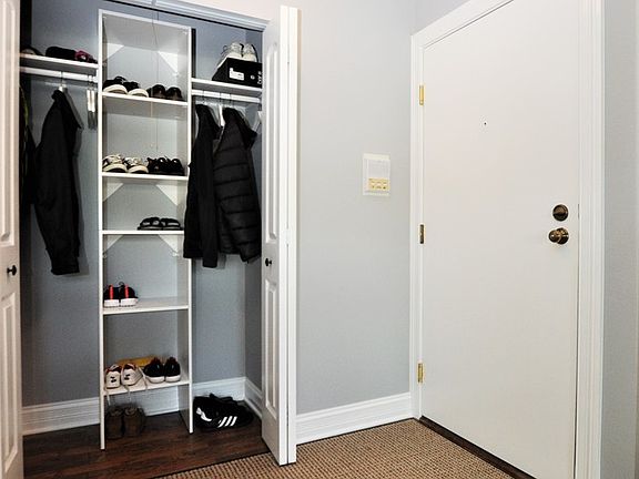 4th image of 216 Deerpath Ct Unit D1