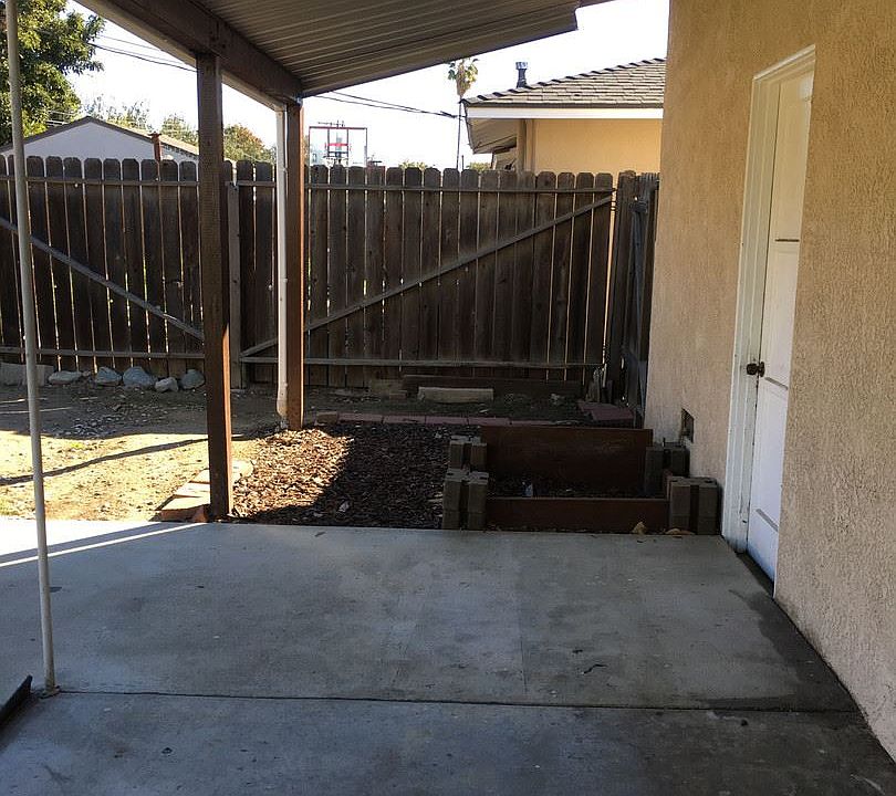 2nd image of 13729 Oak St