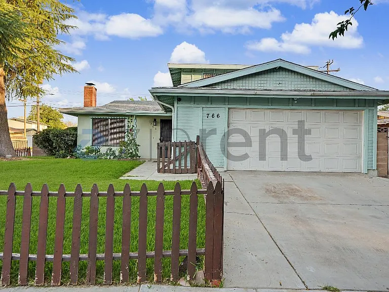 766 E Pillsbury St — Photo 1