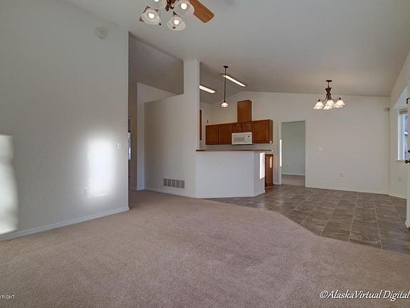 5th image of 8782 E New Hope St