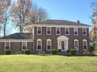 1117 Hunters Run Dr, Amelia, OH 45102