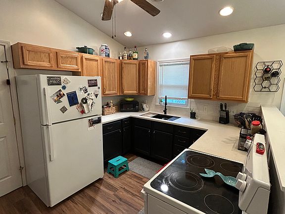 5th image of 944 Hudson Rd