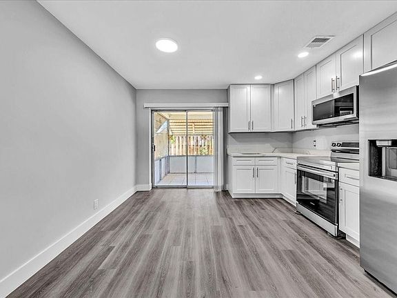 4th image of 4560 NW 17th Avenue