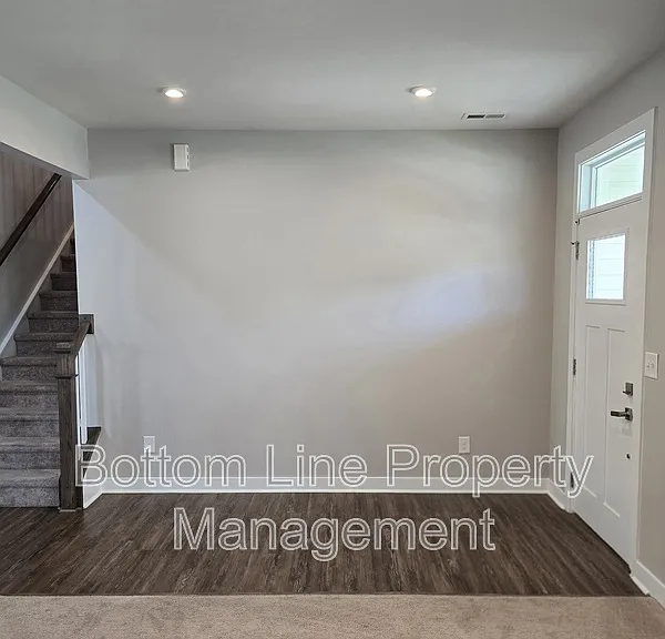 2030 Sewall Ave SW — Photo 5
