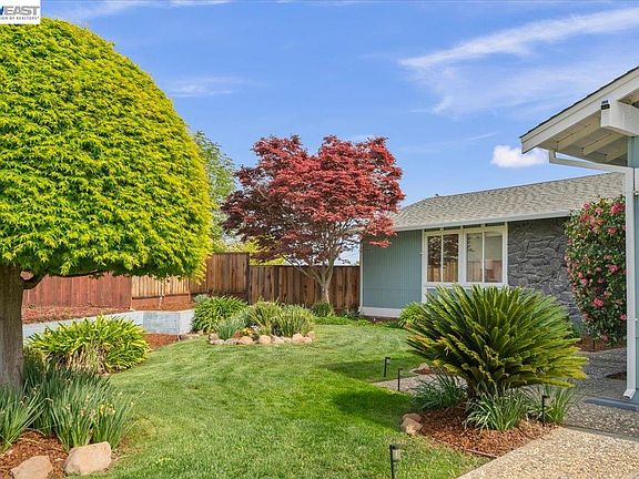 3rd image of 657 Byrdee Way