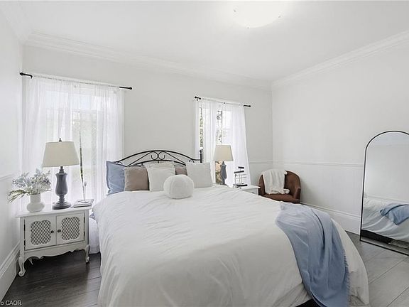 4th image of 41 Spring St