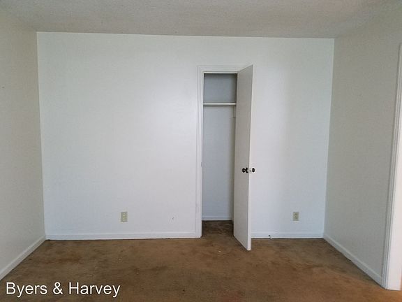 4th image of 147 Darlene Dr APT A