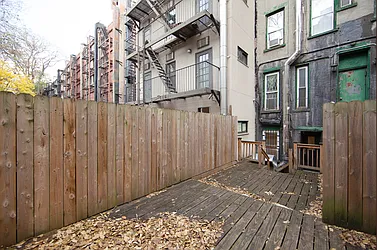 Rented by R New York