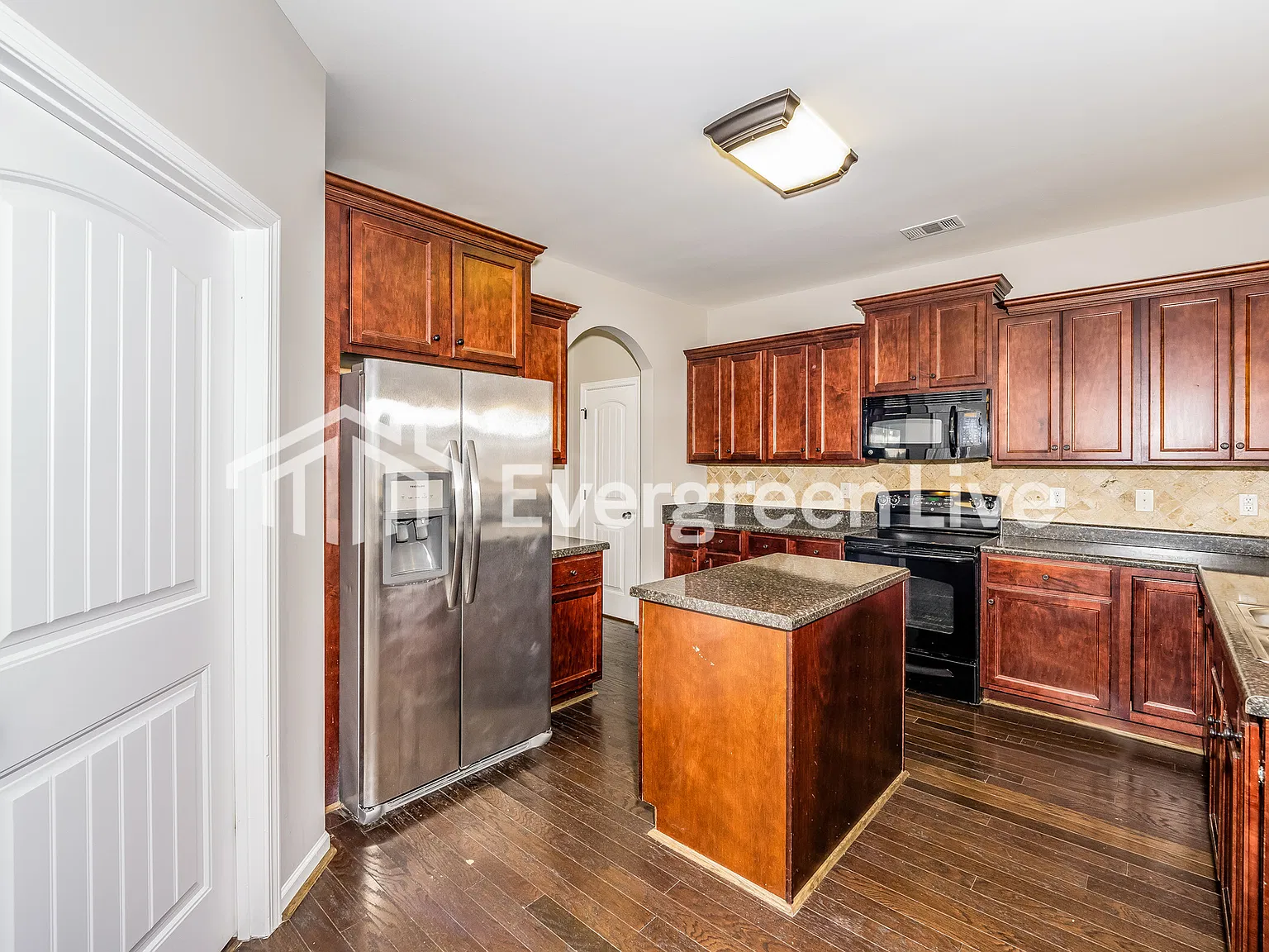 3 bed, 2.0 bath, 1573 sqft, $1,745 — Photo 4