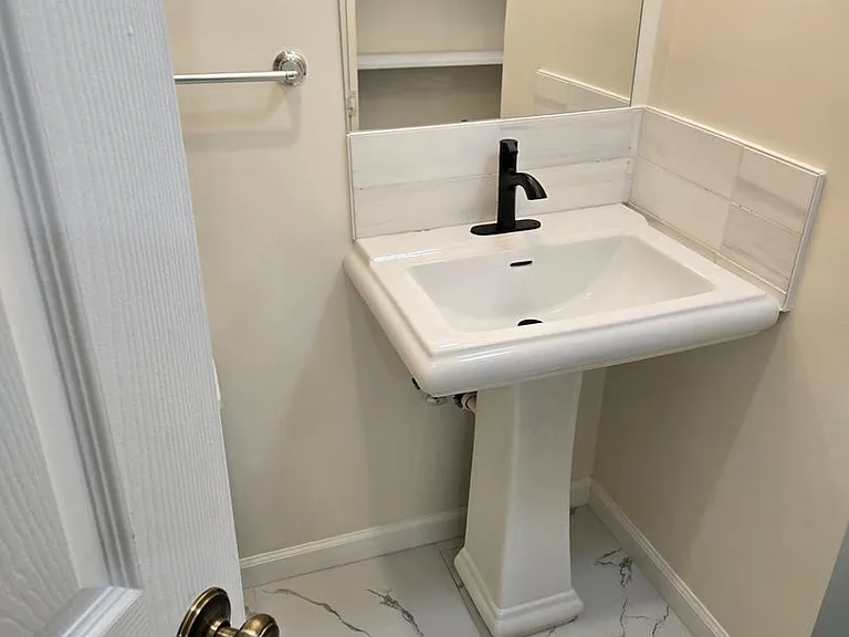 77 Juniper Rd — Photo 32