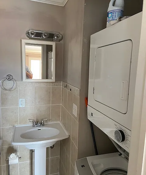 w/d in bathroom