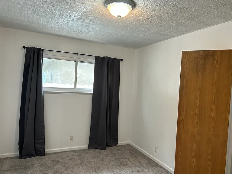 313 Lakeview Rd — Photo 18