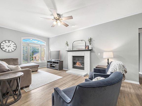 2nd image of 1330 Oak Tree COURT