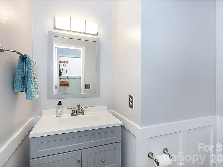 2304 Coltsgate Rd — Photo 19