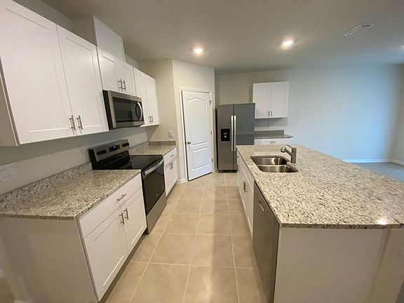 5th image of 2264 Lake Preserve Cir
