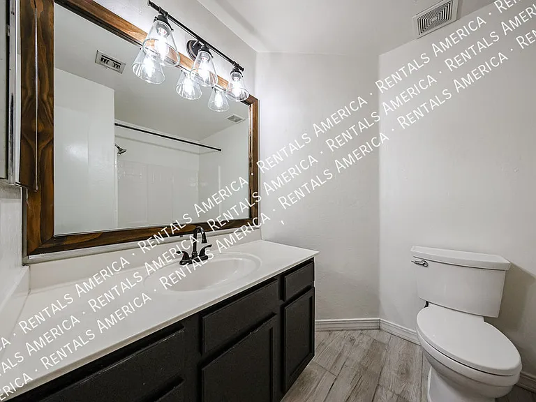 2292 E Remington Pl — Photo 13