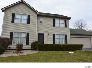 15 Windelin Dr, Henrietta, NY 14467