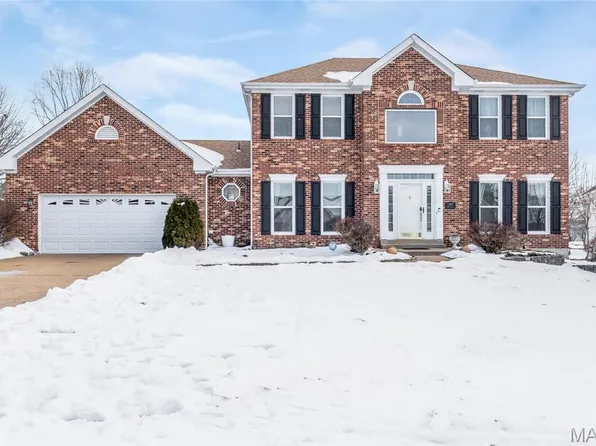 3957 Secretariat Dr, Florissant, MO 63034