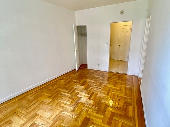5th image of 304 1/2 E 38th St #5