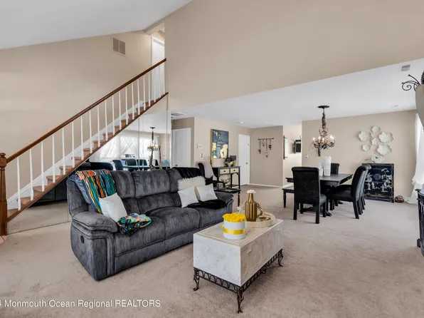 140 Rumford Way, Manalapan, NJ 07726