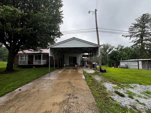 2463 Mountain View Loop, Stuart, VA 24171